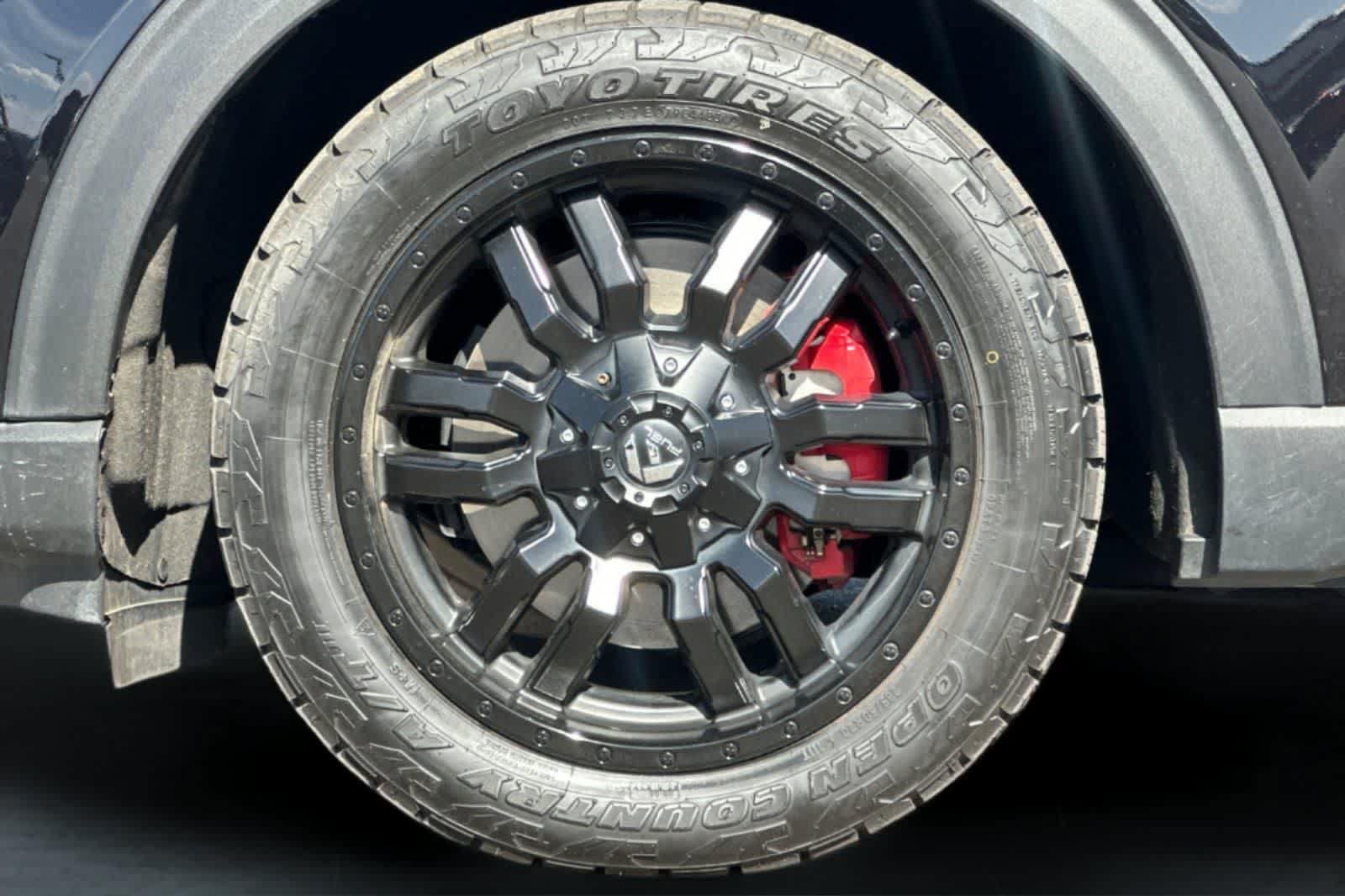 Used 2025 Ford Explorer ST AWD/4WD image 32