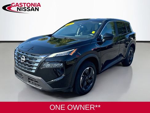 Used 2025 Nissan Rogue SV AWD/4WD image 3