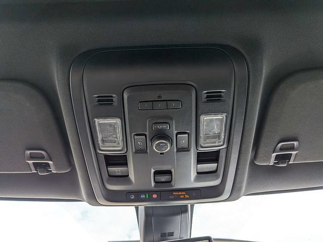 Used 2021 Chevrolet Suburban High Country AWD/4WD image 25
