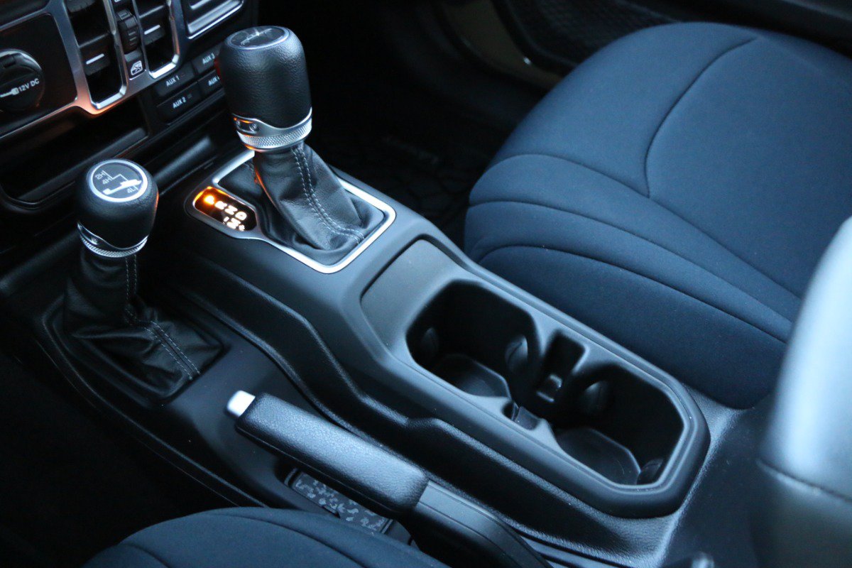 Used 2025 Jeep Gladiator Sport AWD/4WD image 21