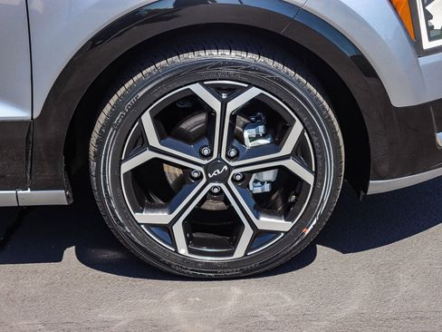 Used 2023 Kia Niro EX Touring FWD image 11