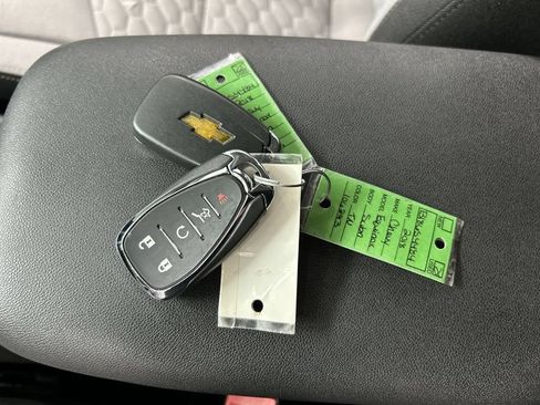 Used 2018 Chevrolet Equinox LT AWD/4WD image 12