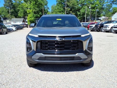 New 2026 Chevrolet Equinox ACTIV w/ Convenience Package III FWD image 2