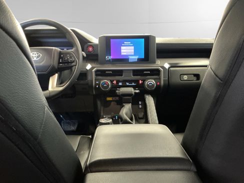 Certified 2025 Toyota 4Runner TRD Off-Road image 10