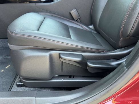 Used 2024 Chevrolet Trax RS w/ Sunroof Package FWD image 20