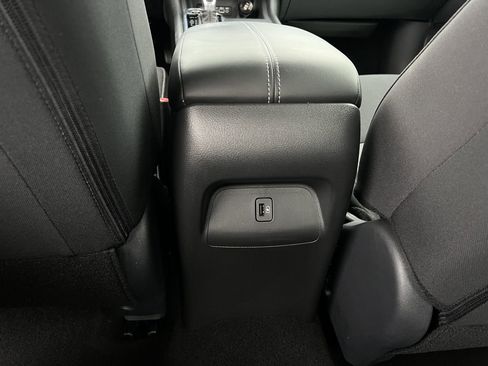 Certified 2025 Nissan Sentra SV FWD image 23