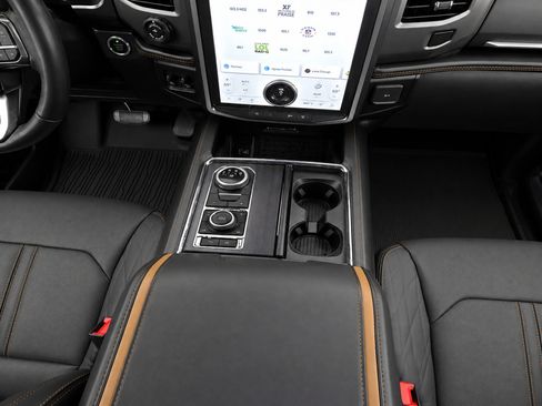 Used 2023 Ford Expedition Platinum AWD/4WD image 20