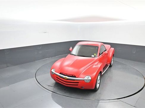 Used 2004 Chevrolet SSR w/ Preferred Equipment Group image 20