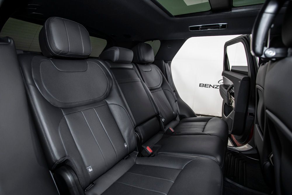 Used 2023 Land Rover Range Rover Sport SE AWD/4WD image 15