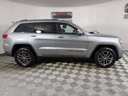 Used 2017 Jeep Grand Cherokee Limited AWD/4WD image 4