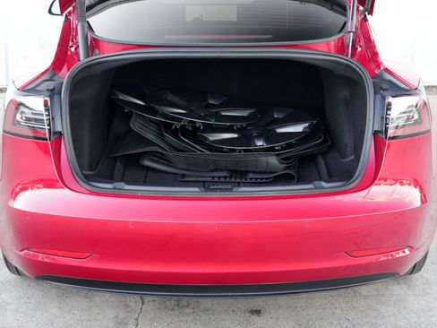 Used 2022 Tesla Model 3 Standard Range image 10