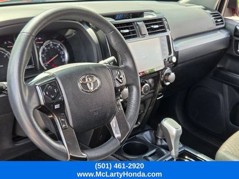Used 2022 Toyota 4Runner TRD Off-Road AWD/4WD image 8