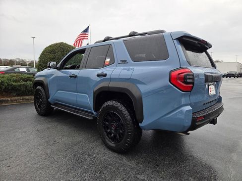 Certified 2025 Toyota 4Runner TRD Off-Road image 10