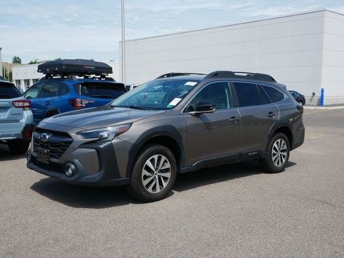 Used 2023 Subaru Outback Premium w/ Popular Package #1 AWD/4WD image 3