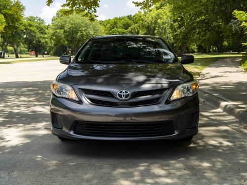 Used 2013 Toyota Corolla L FWD image 3