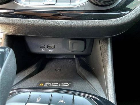 Used 2025 Buick Envista Sport Touring w/ Convenience I Package FWD image 25