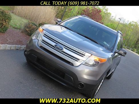 Used 2013 Ford Explorer XLT AWD/4WD image 14