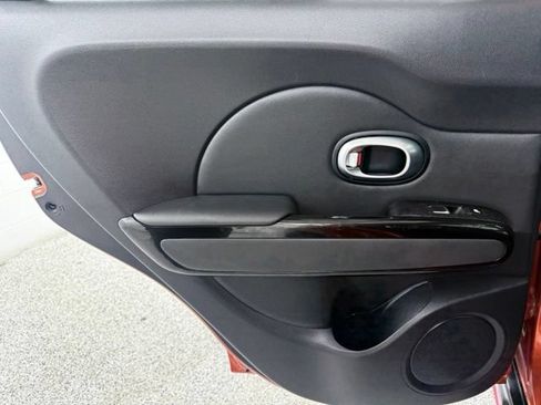 Used 2018 Kia Soul ! w/ Tech Package FWD image 22