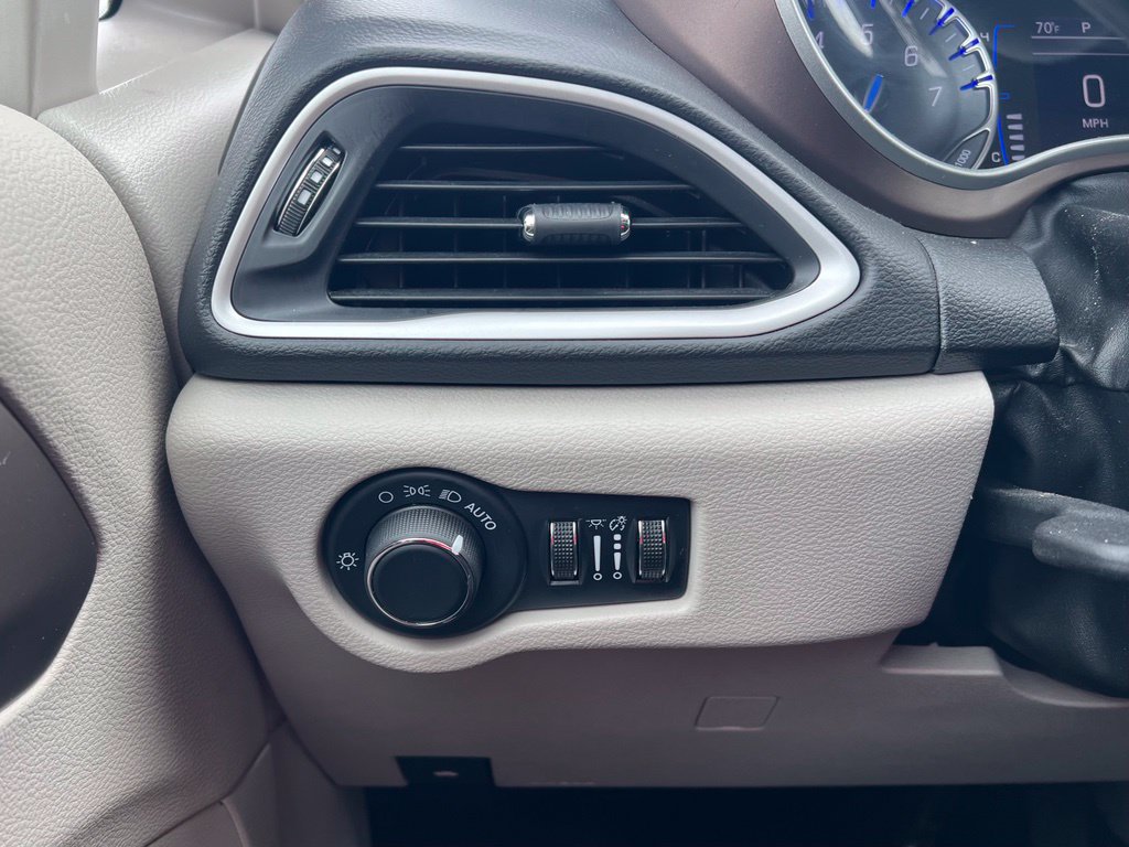 Used 2024 Chrysler Voyager LX FWD image 20