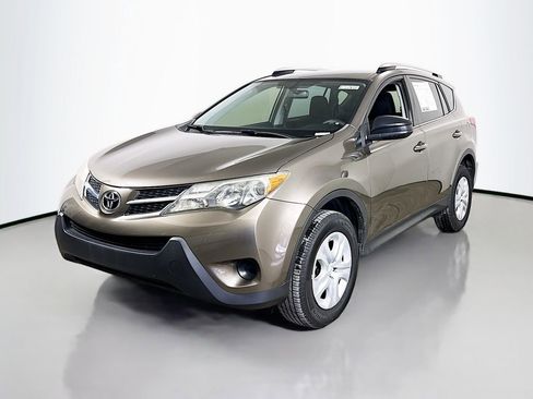 Used 2014 Toyota RAV4 LE image 3