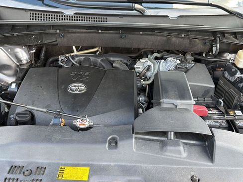 Used 2018 Toyota Highlander Limited FWD image 37