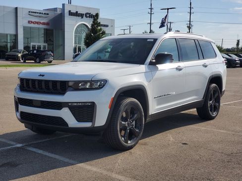 New 2026 Jeep Grand Cherokee L Limited w/ Limited Altitude Package AWD/4WD image 2