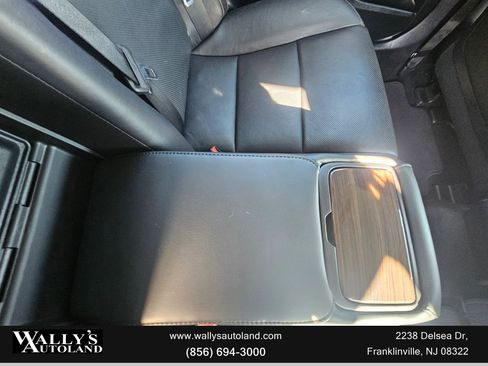 Used 2015 Toyota Avalon Limited image 23