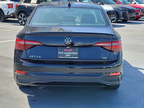 Used 2023 Volkswagen Jetta SE w/ Panoramic Sunroof Package FWD image 5