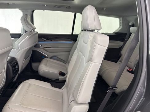 Used 2021 Jeep Grand Cherokee L Overland w/ Luxury Tech Group IV AWD/4WD image 26
