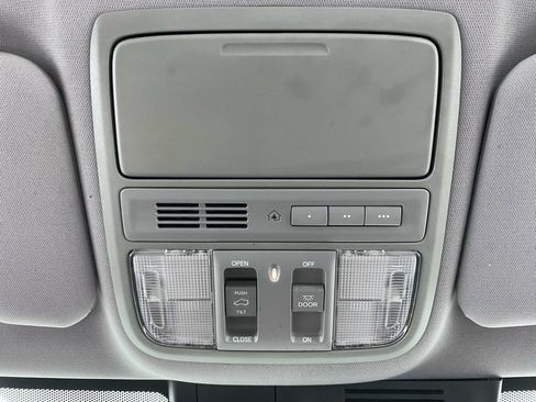Used 2017 Honda CR-V Touring image 27