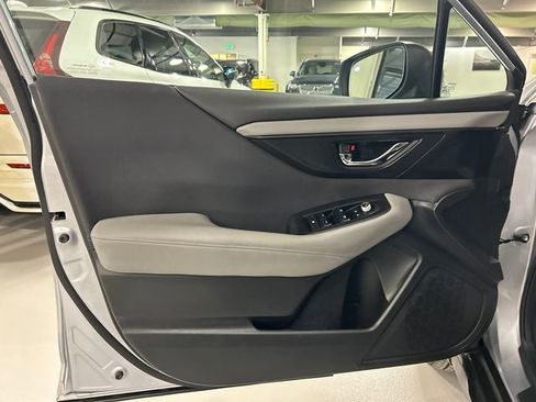 Used 2022 Subaru Outback Premium image 9