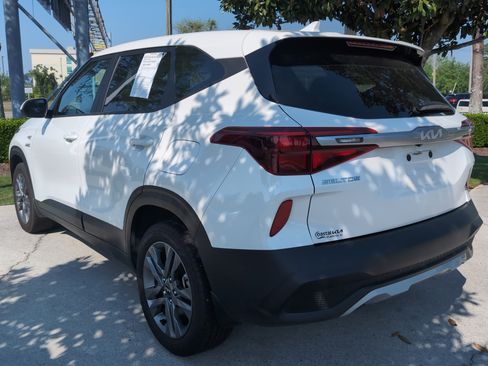 Used 2022 Kia Seltos LX image 8