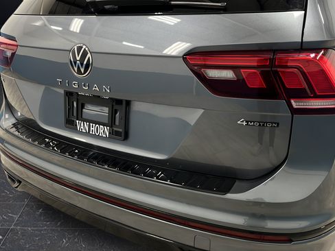 Used 2024 Volkswagen Tiguan SE R-Line AWD/4WD image 35