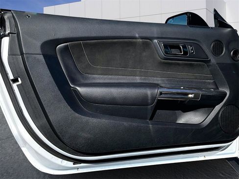 Used 2017 Ford Mustang Shelby GT350 image 19