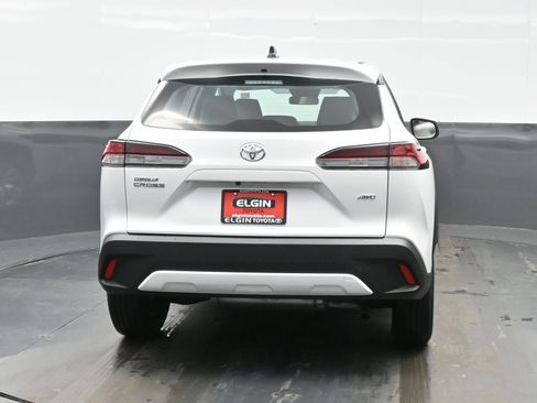 Used 2026 Toyota Corolla Cross L image 5