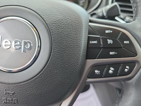 Used 2022 Jeep Cherokee Limited AWD/4WD image 15