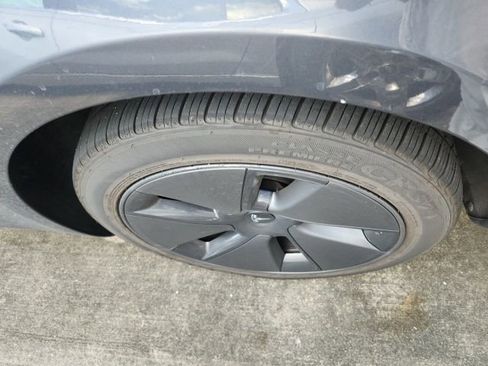 Used 2023 Tesla Model 3 Standard Range image 9