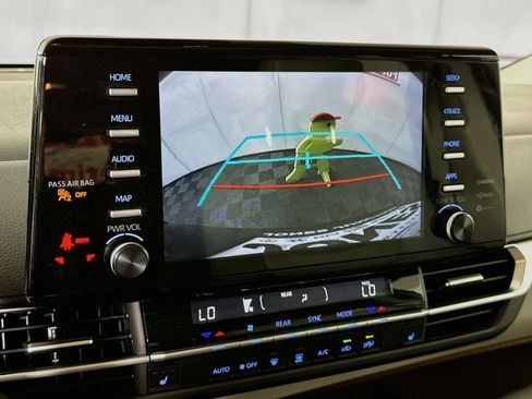 Certified 2024 Toyota Sienna XLE AWD/4WD image 6