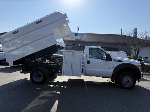 Used 2014 Ford F550 4x4 Regular Cab Super Duty image 4