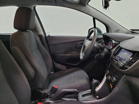 Used 2020 Chevrolet Trax LS w/ LPO, Protection Package FWD image 21