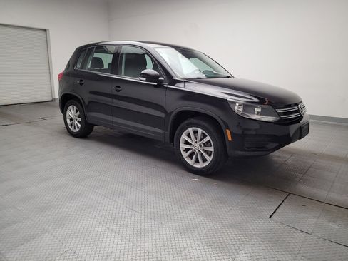 Used 2017 Volkswagen Tiguan Limited w/ Alloy Wheels Package image 11