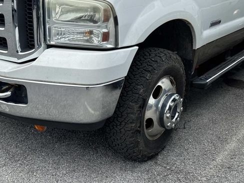 Used 2005 Ford F350 Lariat AWD/4WD image 5