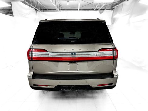 Used 2018 Lincoln Navigator Reserve w/ Technology Package AWD/4WD image 5