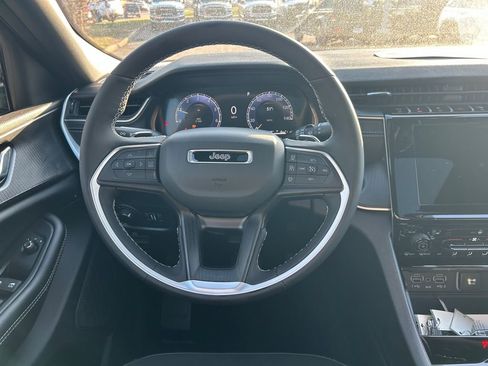 New 2025 Jeep Grand Cherokee L Altitude image 10