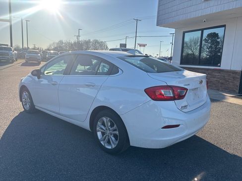 Used 2019 Chevrolet Cruze LT w/ Convenience Package image 6