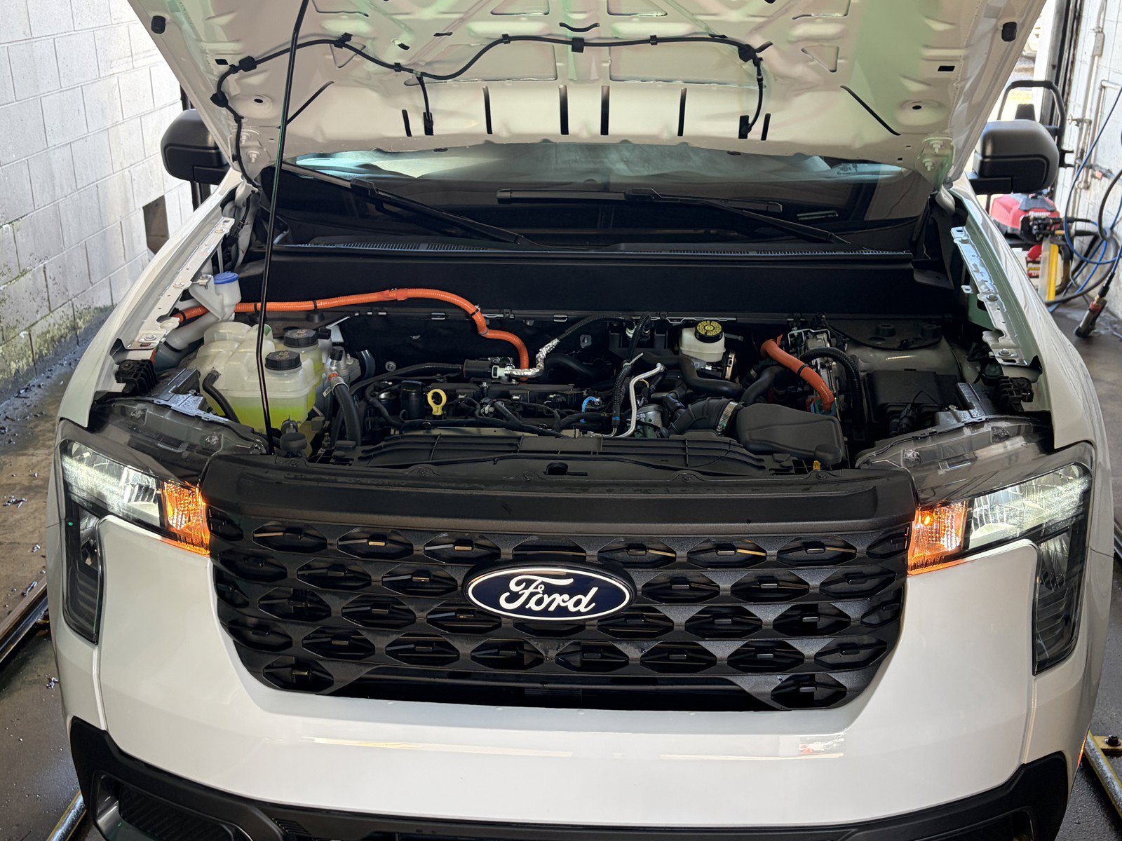 Used 2025 Ford Maverick XLT w/ Equipment Group 301A AWD/4WD image 35