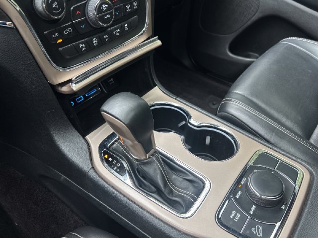 Used 2016 Jeep Grand Cherokee Limited AWD/4WD image 15