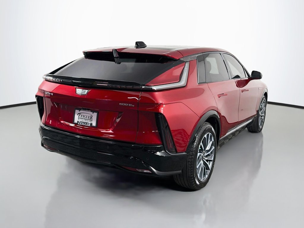 Used 2024 Cadillac Lyriq Sport w/ LPO, Floor Liner Package AWD/4WD image 7
