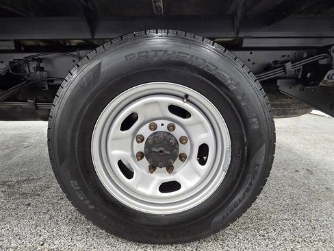 Used 2010 Ford F250 XL AWD/4WD image 30