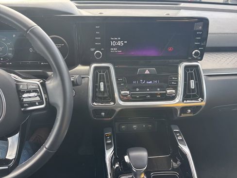 Used 2023 Kia Sorento SX image 10